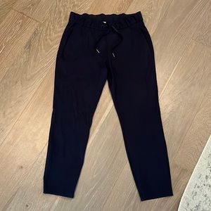 Lululemon on the fly pants- 8 navy